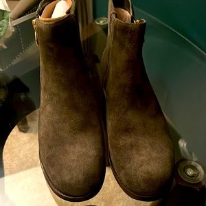 Brand New! Michael Kors Lainey Suede Booties Size 8!